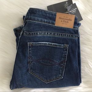 NWT A&F BOOT Jeans